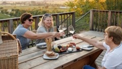 Vieles zu entdecken beim Wandern im Herbst: Wein und Genuss bringen Ausgleich zum Alltag.