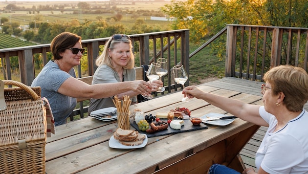 Vieles zu entdecken beim Wandern im Herbst: Wein und Genuss bringen Ausgleich zum Alltag.