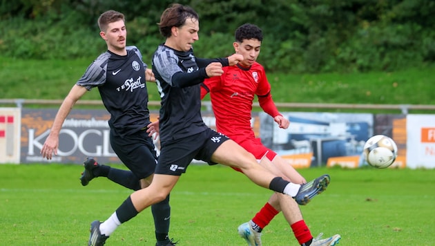 Aggressivität in den Zweikämpfen brachten Siezenheim 1b den Sieg gegen den Liga-Primus.