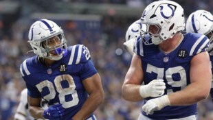 Nächster Sieg für Bernhard Raimann (r.) und die Indianapolis Colts