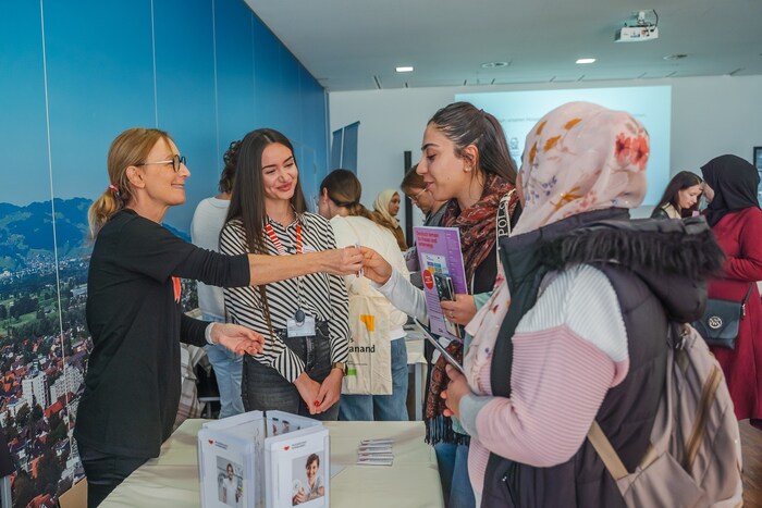 Vor Ort gab es alle relevanten Informationen über die Pflegeberufe sowie aktuell offene Stellen.