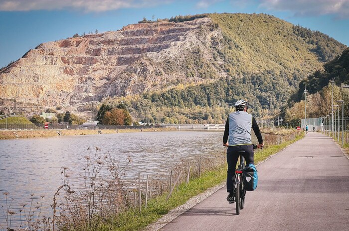 Entlang des Murradweges führt die Tour wieder nach Graz und zurück zum Ausgangspunkt in Thal.