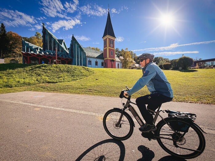 In Thal findet sich auch die Ernst-Fuchs-Kirche.
