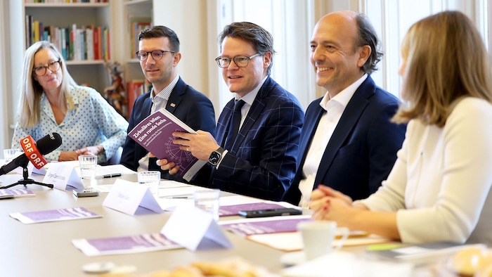 Von links: Karin Huber-Heim (Circular Economy Forum Austria), Thomas Eberhard (Bereichsleitung ...