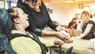 Menschen mit Behinderung können in Tagesstätten arbeiten.