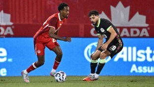 Jacob Italiano (r.) feierte ein siegreiches Debüt im Dress der Socceroos.