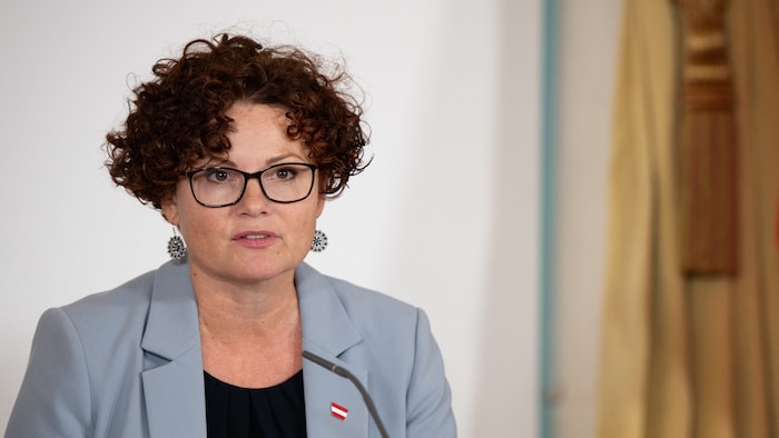 ÖVP State Secretary Elisabeth Zehetner sided with the incumbent leader Harald Mahrer.