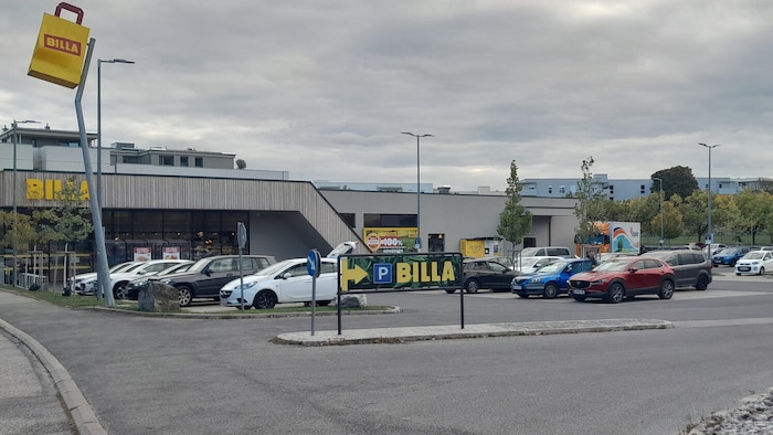 Lieber genau schauen: Das Parken auf Supermarkt-Parkplätzen kann mitunter ganz schön teuer ...
