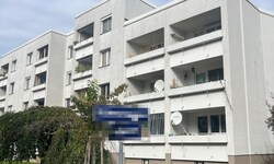 In diesem Gemeindebau im Josef-Bohmann-Hof in Wien Donaustadt hat ein Bewohner seinen Nachbarn ...