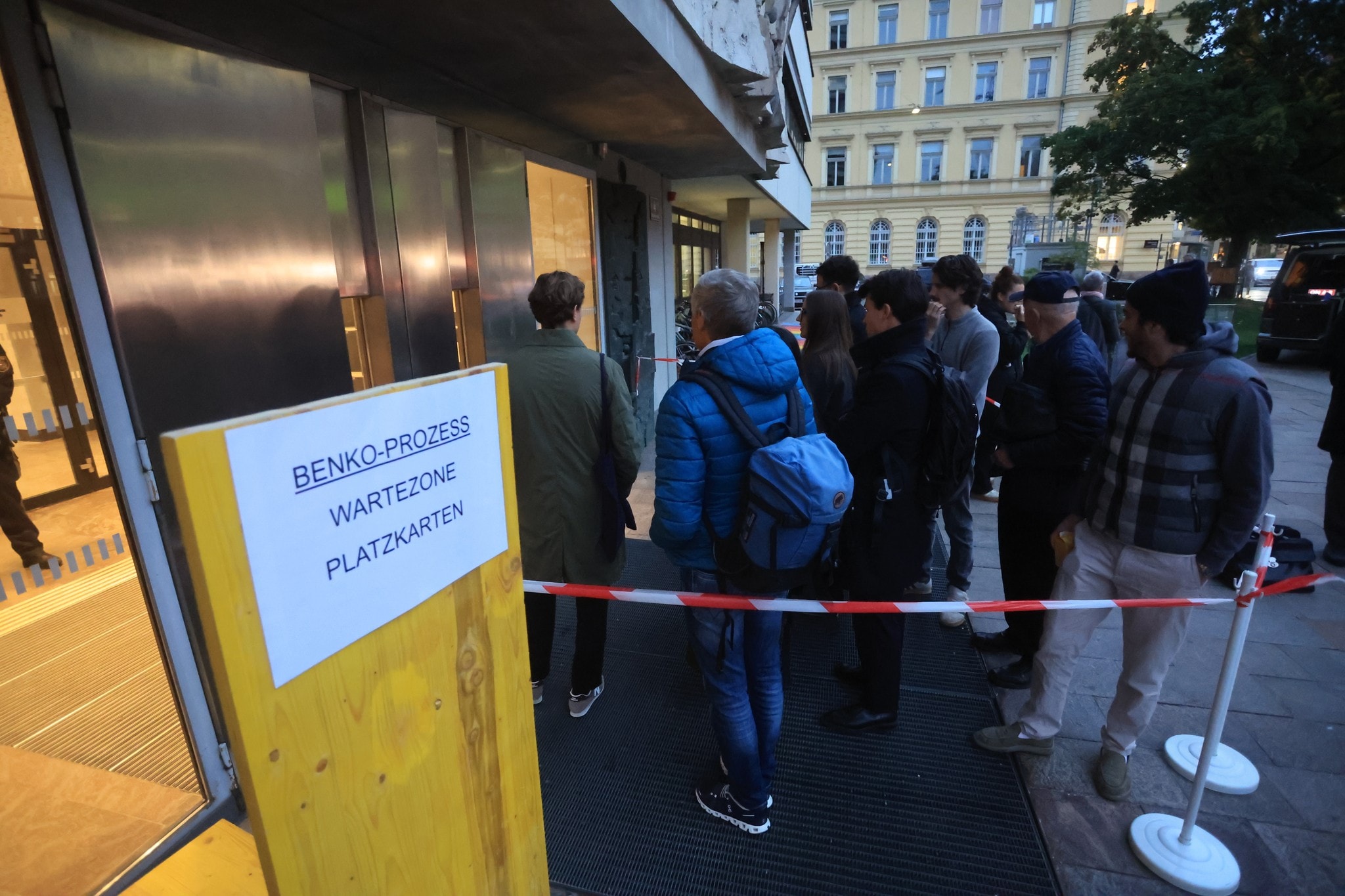 Die zehn öffentlichen Platzkarten waren heiß begehrt, ein Interessent kam um 5 Uhr Früh.