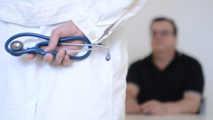 Ärzte müssen ihren Patienten oft lebensverändernde Nachrichten überbringen – das muss gelernt ...