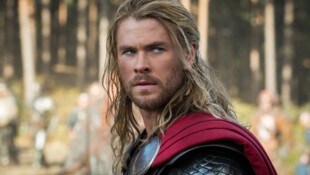 „Ein Baby mit Muskeln!“ – „Thor“-Star Chris Hemsworth sorgt für Lacher am Set