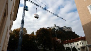 Vier Tonnen Hightech schwebten über der Altstadt.