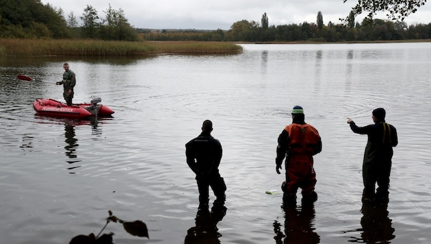 Auch Taucher waren bei der Suche nach dem vermissten Schüler im Einsatz.