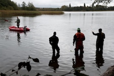 Auch Taucher waren bei der Suche nach dem vermissten Schüler im Einsatz.