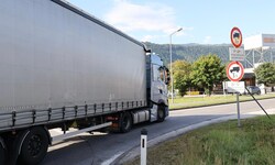 Bald gilt auf der B320 im Ennstal wieder ein Verbot für Transit-Lkw. 