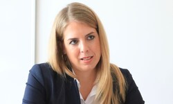 Theuermann wurde im Sommer von ihren eigenen „Parteifreunden“ abmontiert.