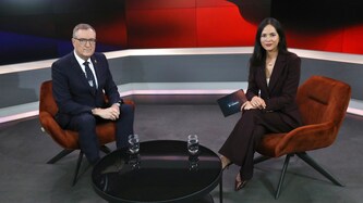 Der israelische Botschafter David Roet im Gespräch mit krone.tv-Infochefin Katia Wagner