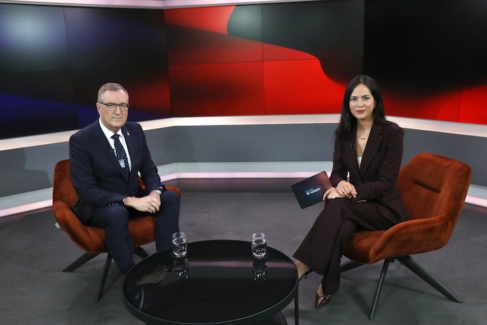 Der israelische Botschafter David Roet im Gespräch mit krone.tv-Infochefin Katia Wagner