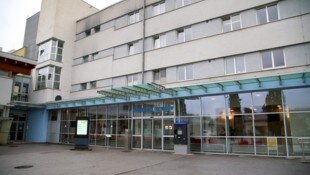 Das Krankenhaus wird per 1. Jänner 2026 vom Land Salzburg übernommen.