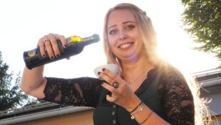 Goldig schimmert es in der untergehenden Sonne: unser Kernöl