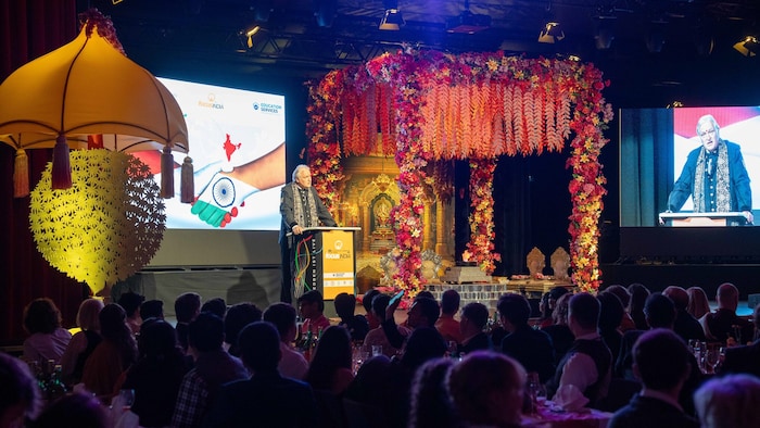 Der Festakt im bunt geschmückten Saal