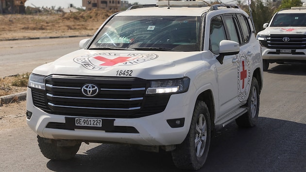 Das Rote Kreuz übernahm die sterblichen Überreste von vier weiteren Geiseln im Gazastreifen.