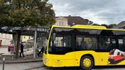 Der Bus hält direkt am Lobisserplatz in St. Paul