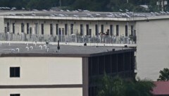 Mittels Dutzender Starlink-Terminals gelingt es den Betrügern in der Region Myawaddy an der ...