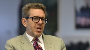 Harald Mahrer greift ein und setzt Gehaltsautomatismus aus.