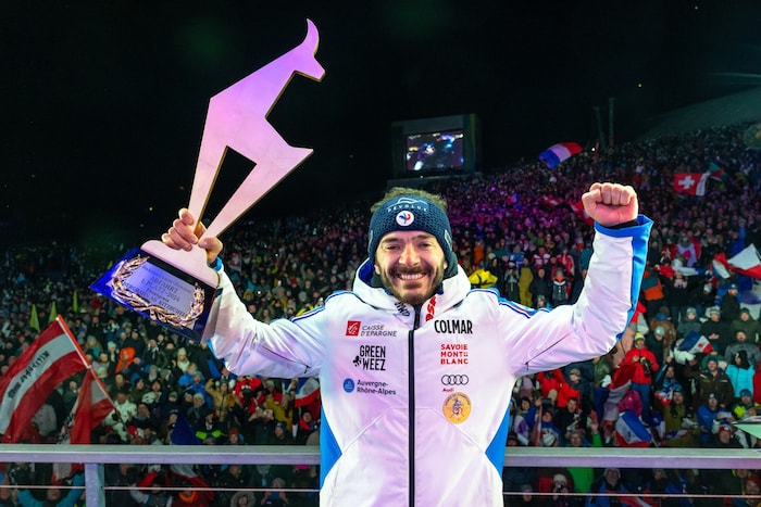 Sarrazin mit der Gams für den Sieg in Kitzbühel 2024