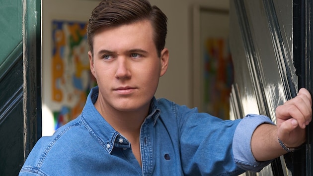 Prinz Christian feiert seinen 20. Geburtstag und sieht auf den neuesten Fotos aus wie ein wahrer ...