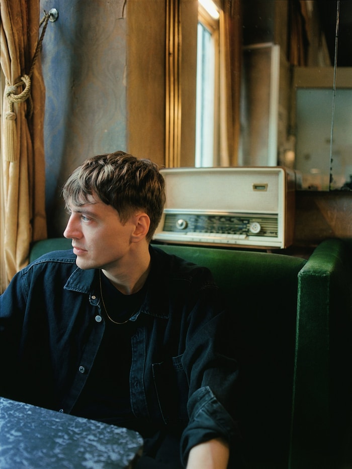Davor in einer Band: seit 2020 versucht sich der Vollblut-Musiker Solo.