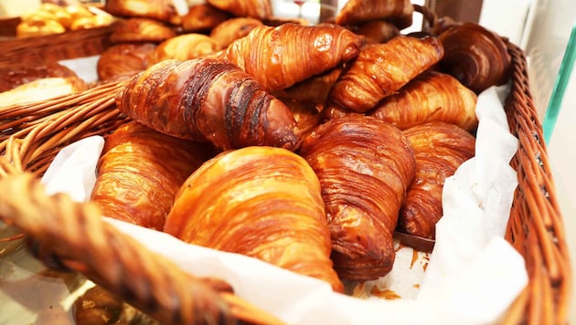Ob österreichisches Kipferl oder französisches Croissant – Gebäck gehört auf jeden ...