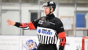 Hier beim Eishockey: Stephan Orel ist Schiedsrichter aus Leidenschaft.