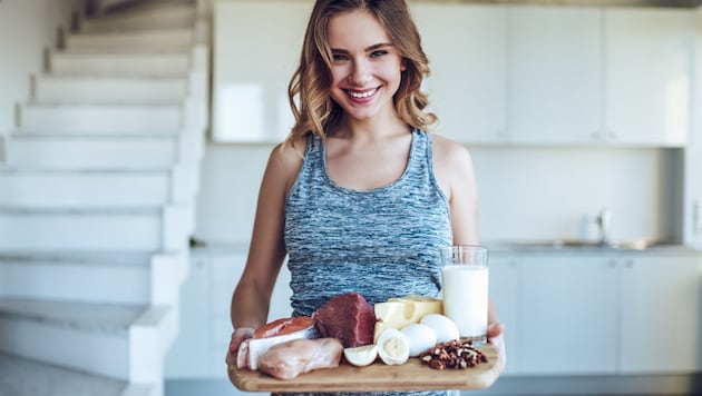 Wachstum braucht Nahrung: Gerade für sportliche Jugendliche ist die Zufuhr von Milch, Eiern und ...