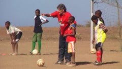 Didi Constantini arbeitete ehrenamtlich für den Verein Delta Cultura Austria auf Kap Verde. ...