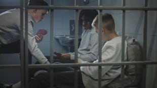 Gefängnisstrafen sollten laut Experten der letzte Schritt für straffällige Jugendliche sein.