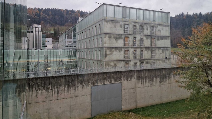 Beide Terror-Teenager sind wieder im Gefängnis in Leoben (Steiermark) inhaftiert.