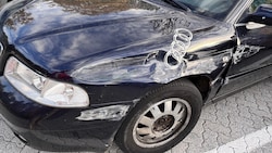 Viele Dellen: Der Audi hielt den irren „Fahrstil“ nicht durch.