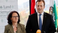 Gesunheitslandesrat Karl- Heinz Kornhäusl und seine Salzburger Amtskollegin Daniela Gutschi ...