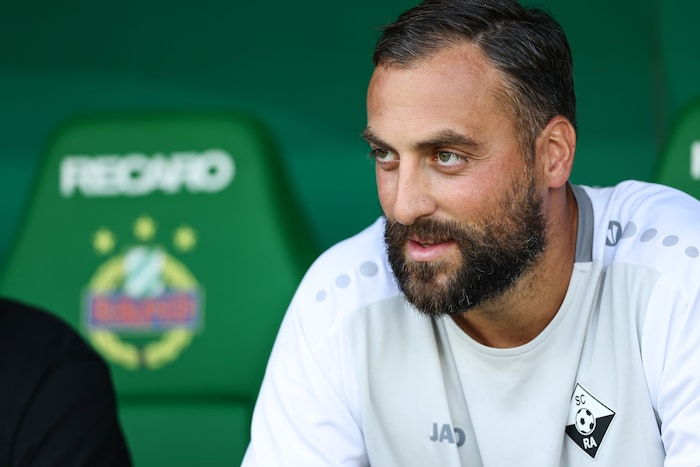 Altach-Co-Trainer Atdhe Nuhiu steht beim Kosovo als rechte Hand von Franco Foda an der ...