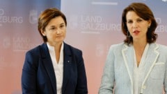 Karoline Edtstadler (re.) und Marlene Svazek (li.) trommeln ihr Regierungsteam für zwei Tage in ...