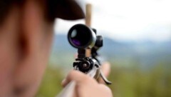 Mit November gelten neue Regeln für Waffenbesitzer, wie etwa den verbesserten Behördenaustausch. ...