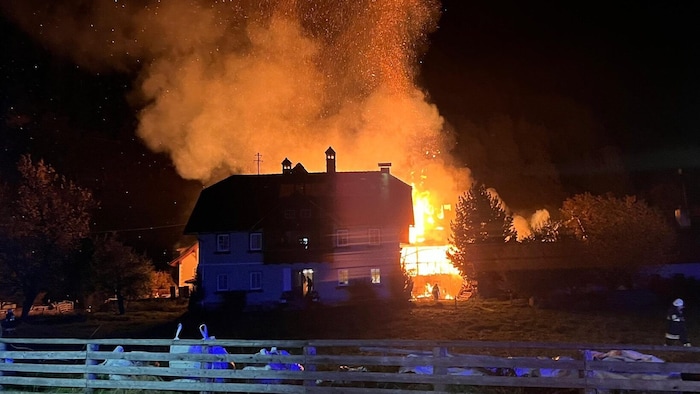 Erst vor wenigen Tagen bereits ging in Oberdorf ein Stall in Flammen auf.