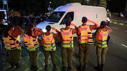 Die Übergabe weiterer Toten könnte auf Hindernisse stoßen. Ihre Milizen hätten alle Leichen von ...