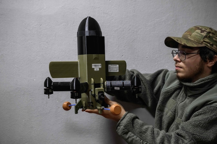 Mit solchen Abfangdrohnen wehrt sich die Ukraine gegen russische Drohnenattacken.