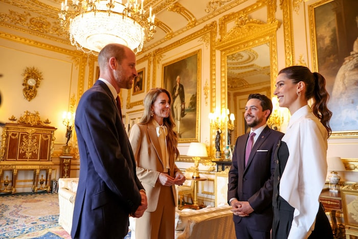 Prinz William und Prinzessin Kate hießen Kronprinz Hussein von Jordanien und seine Frau ...