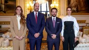 Prinzessin Kate und Prinz William posieren mit  Kronprinz Hussein von Jordanien und Prinzessin ...