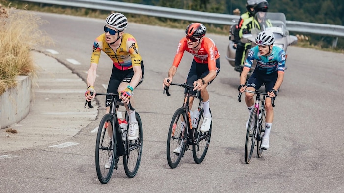 Bisher war Team Vorarlberg-Kapitän Colin Stüssi (l.) Philipp Hofbauers (M.) Gegner, ab nächstem ...